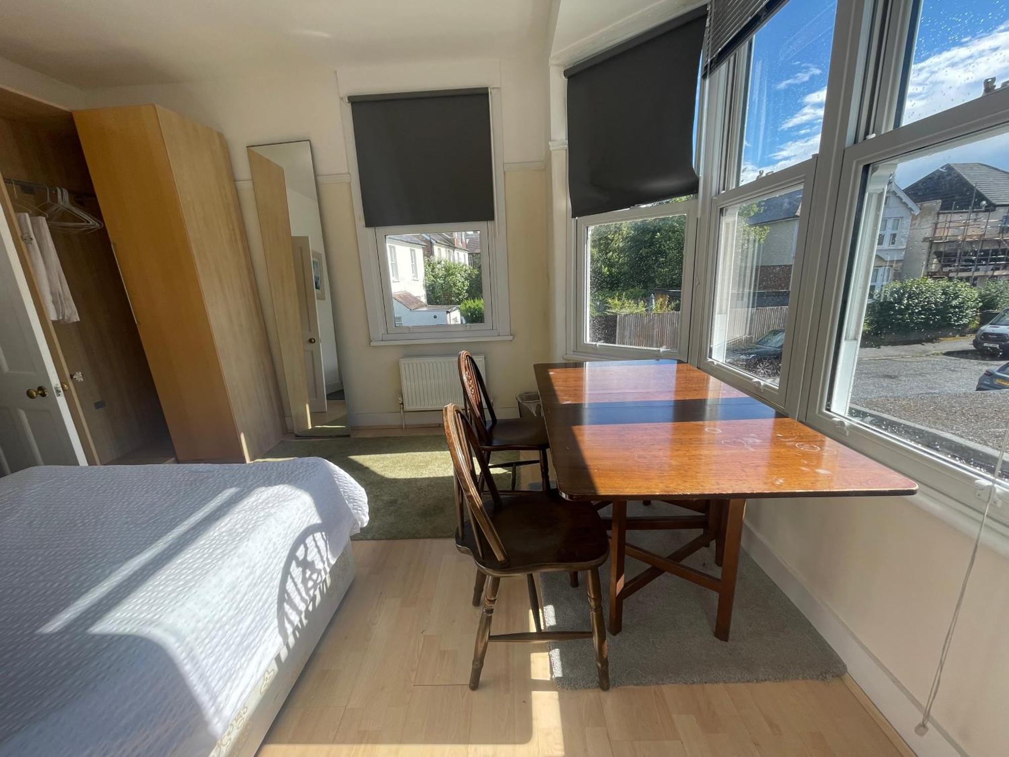 Room With Private Bathroom And Shared Kitchen London Eksteriør bilde