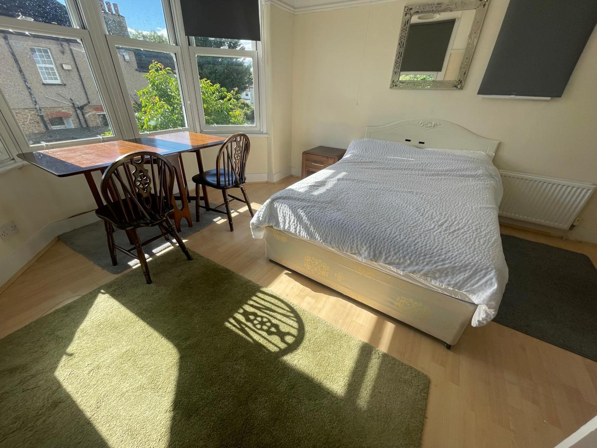 Room With Private Bathroom And Shared Kitchen London Eksteriør bilde